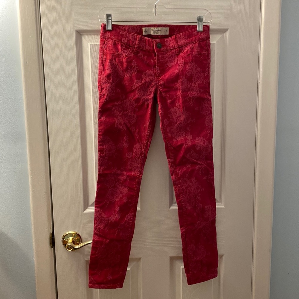 Abercrombie & Fitch red floral skinny jeans size 0